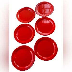 CHRISTMAS! SET OF 6 LARGE VINTAGE RED DINNER OR STATEMENT PLATES CHRISTMAS PARTY